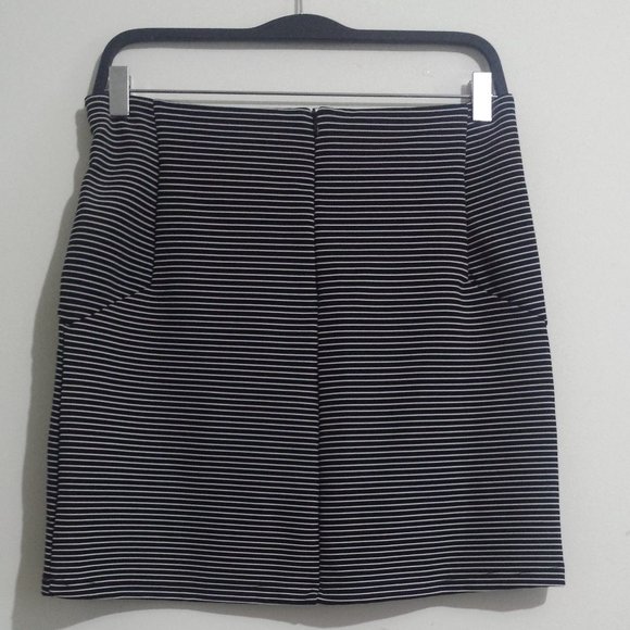 Streetwear Society Skirt - Picture 2 of 6